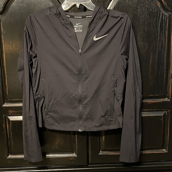 Women’s Nike Rain Jacket - Picture 1 of 4